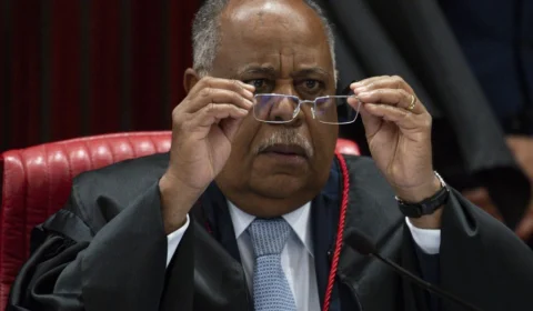 TSE multa Bolsonaro em R$ 10 mil por propaganda negativa contra Lula