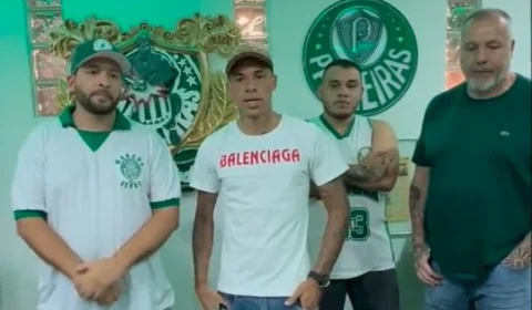 Breno Lopes vai à quadra de organizada do Palmeiras e pede desculpa