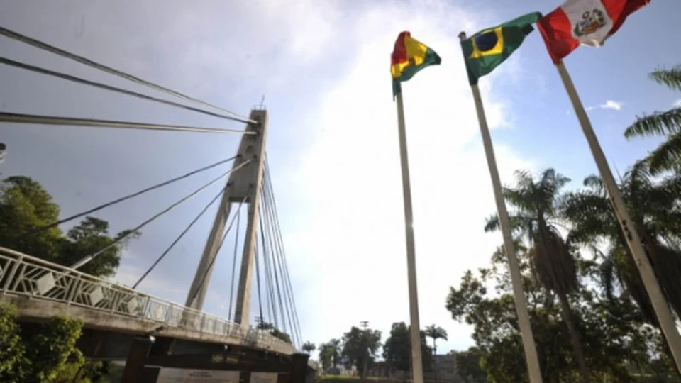 Bolívia reforça vigilância na fronteira com o Acre após ação policial no Rio de Janeiro