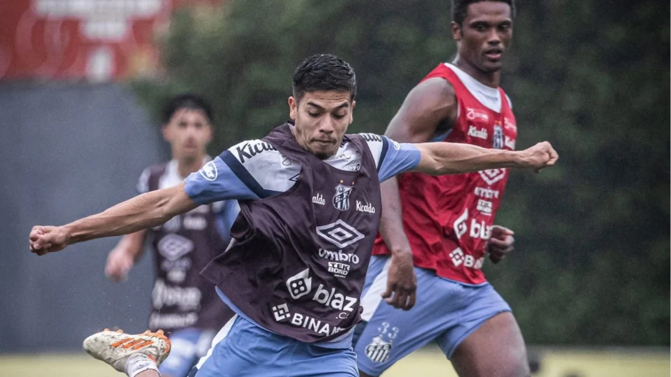 Santos faz jornada dupla de treinos de olho no duelo com o Vasco