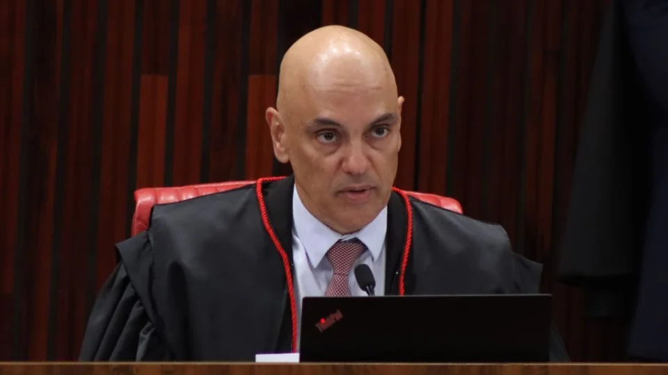 Moraes rebate presidente do PT e diz que ela desconhece importância da Justiça Eleitoral