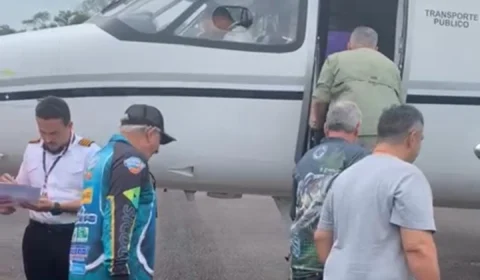 Vídeo mostra turistas entrando na aeronave momentos antes de cair em Barcelos, no AM