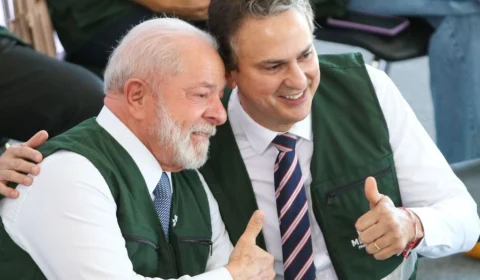 Em mensagem ao Dia do Professor, Lula e Camilo prestam homenagens aos profissionais