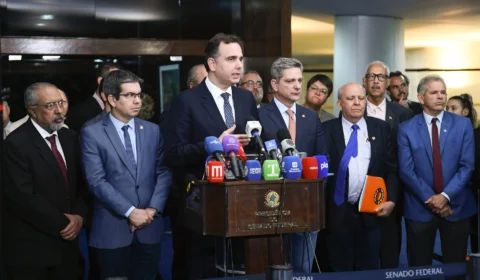 Rodrigo Pacheco recebe proposta de financiamento de sindicatos