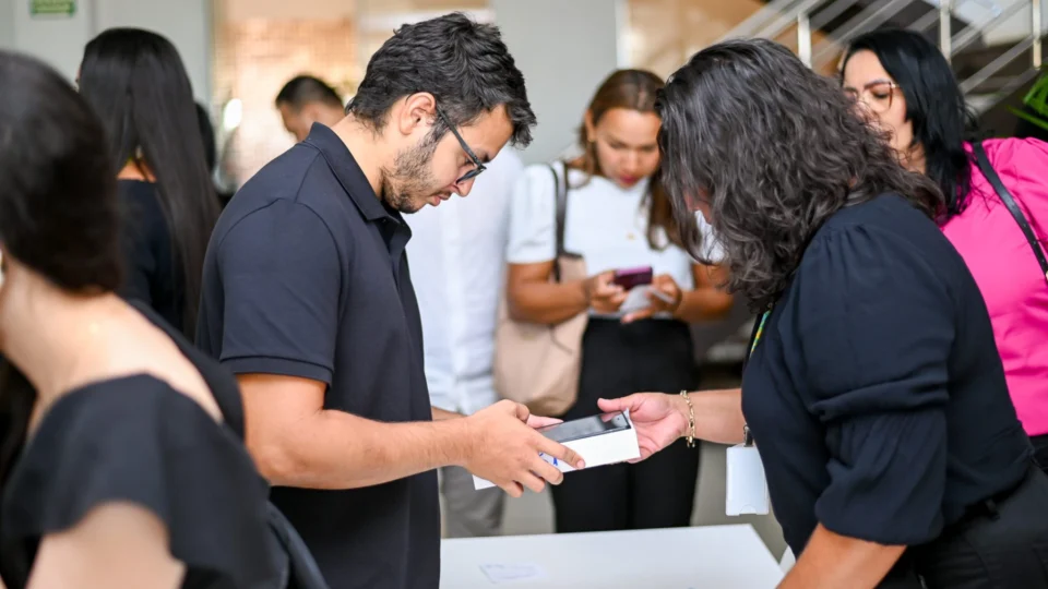 Prefeitura de Boa Vista empossa 139 novos cuidadores escolares