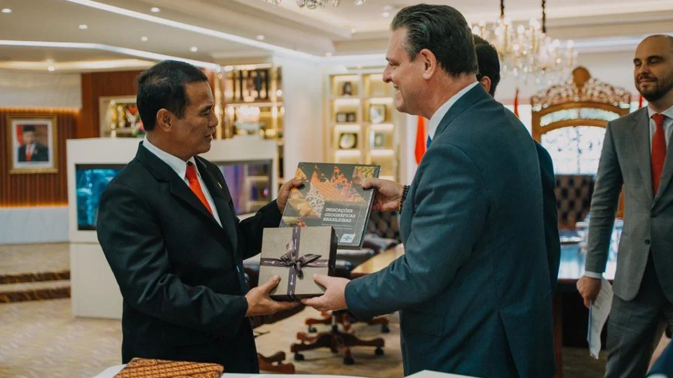 Para produzir vacinas contra febre aftosa Brasil e Indonésia celebram acordo