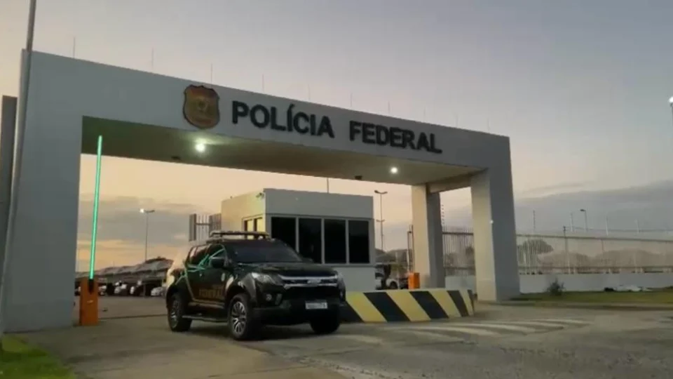 Em RR: Polícia Federal investiga tentativa de destruição de helicóptero
