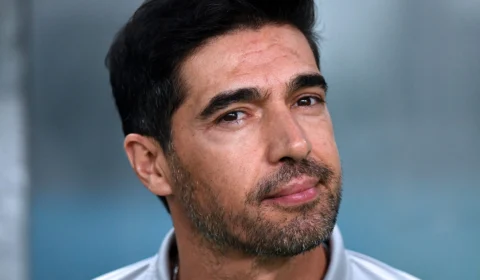 Palmeiras decide não recorrer de gancho e Abel desfalca time em dois jogos