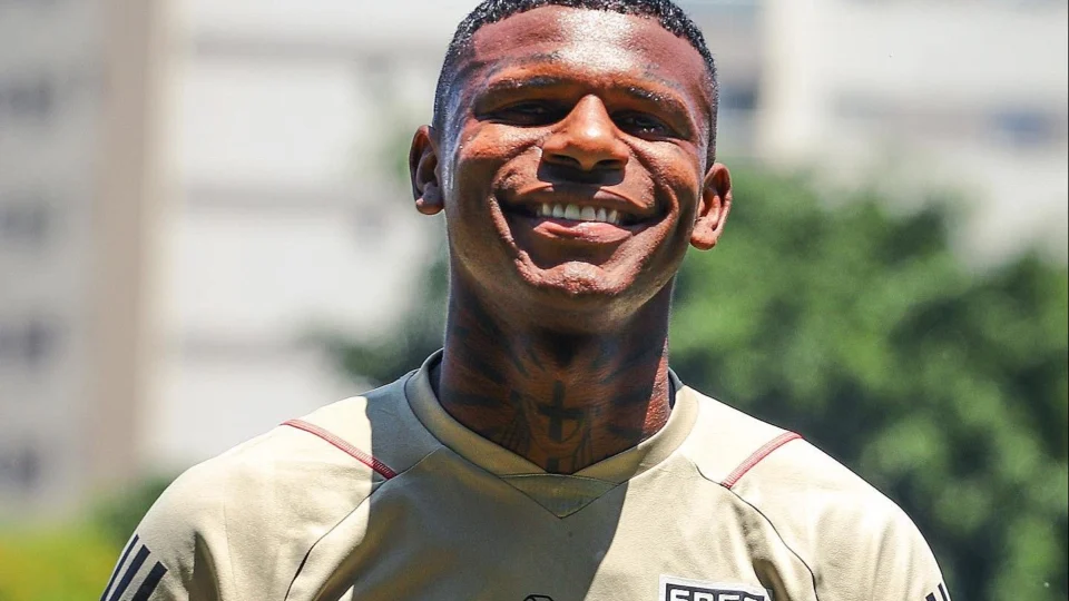 São Paulo vive expectativa por retorno de Arboleda após um mês