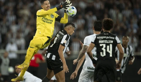 Com golaço de Tiquinho, Botafogo empata com o Goiás