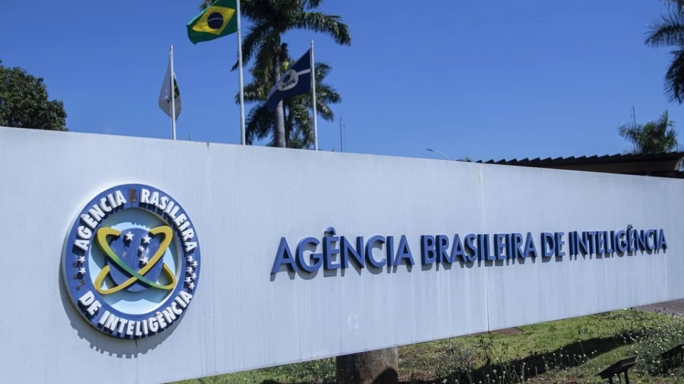 PF apura se Abin monitorou ministros do STF e políticos da oposição