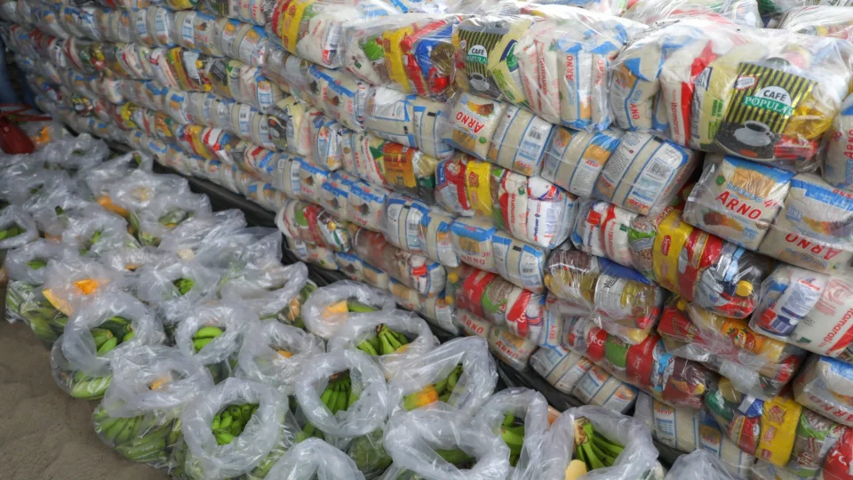 Seca no AM: municípios já receberam 500 toneladas de ajuda humanitária