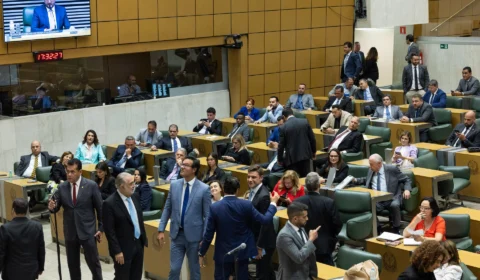 Alesp aprova PL que perdoa multas da pandemia; Bolsonaro é beneficiado