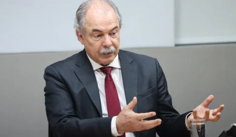 Presidente do BNDES defende investimento para construção de navios