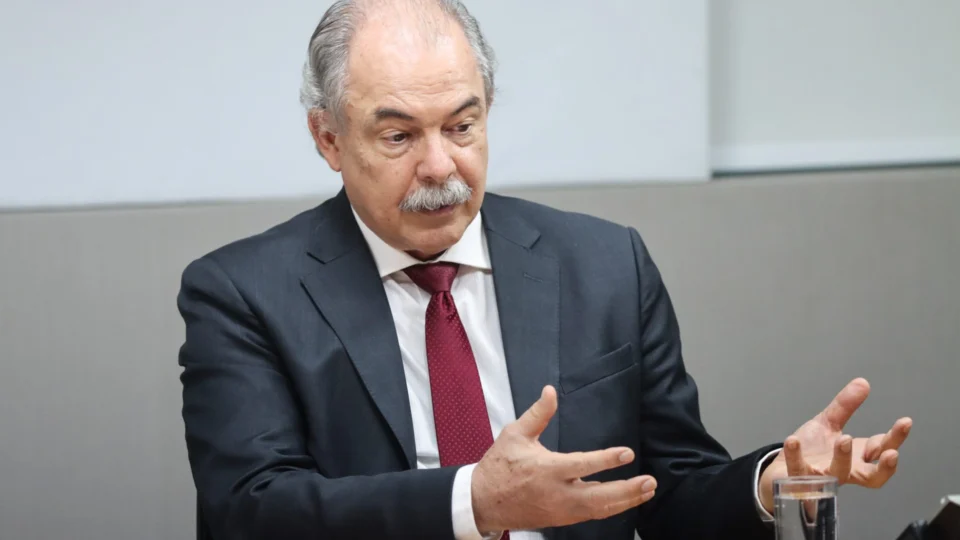 Presidente do BNDES defende investimento para construção de navios