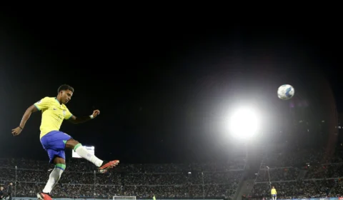 Seleção masculina mantém 3º lugar no ranking da Fifa; veja top 10