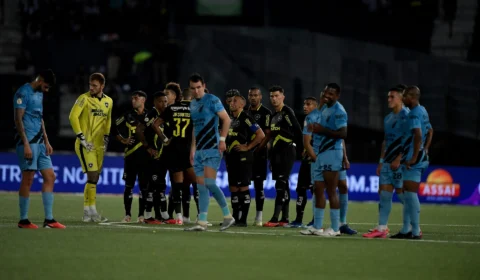 Botafogo e Athletico-PR disputam neste domingo, sem a presença do público