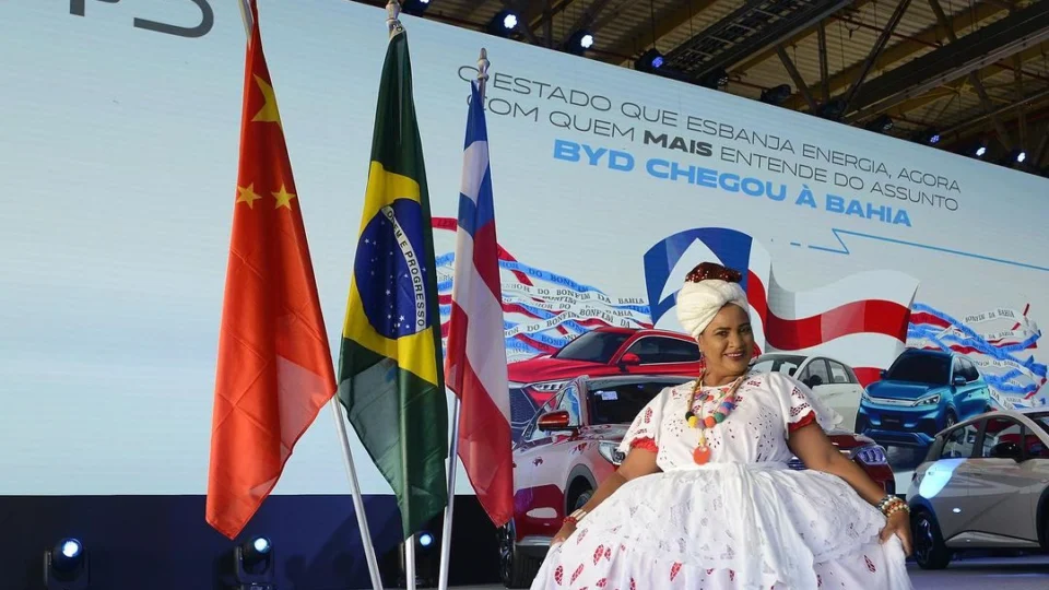 BYD assume fábrica na Bahia e anuncia produção de carros para 2024