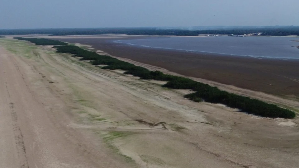 Seca: navios deixam de entregar insumos, e Polo Industrial de Manaus pode parar produção