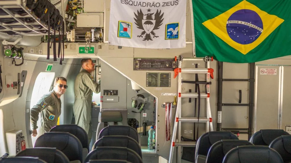 Primeira aeronave de Tel-aviv chega a Brasília nesta madrugada