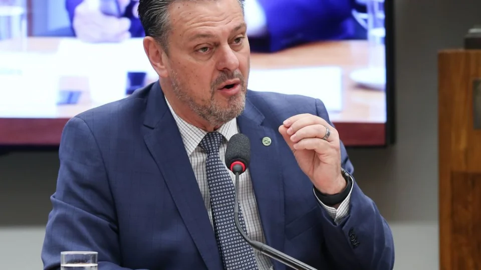 Ministro Fávaro debate soluções sustentáveis para a cadeia dos bioinsumos