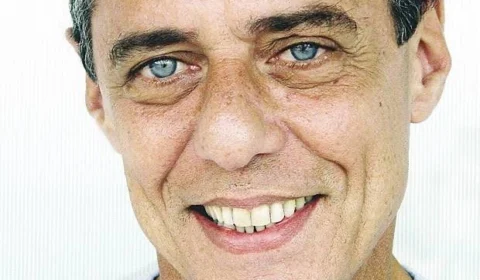 Chico Buarque vai ganhar mais de R$ 4 milhões em processo por direitos autorais
