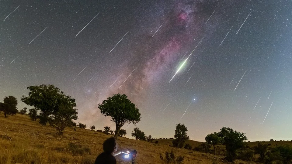 Chuva de meteoros tem pico neste sábado (21); saiba como observar