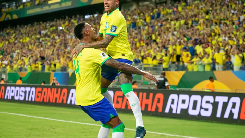 Com Neymar sob holofotes, Brasil visita Uruguai para recuperar pontos perdidos