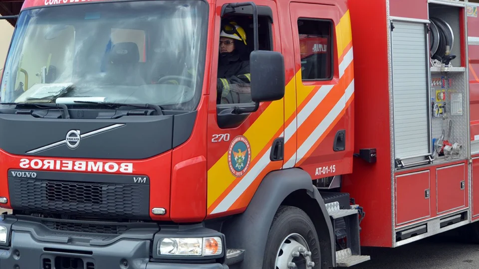 Vendaval faz galpão desabar e trabalhador morre no DF