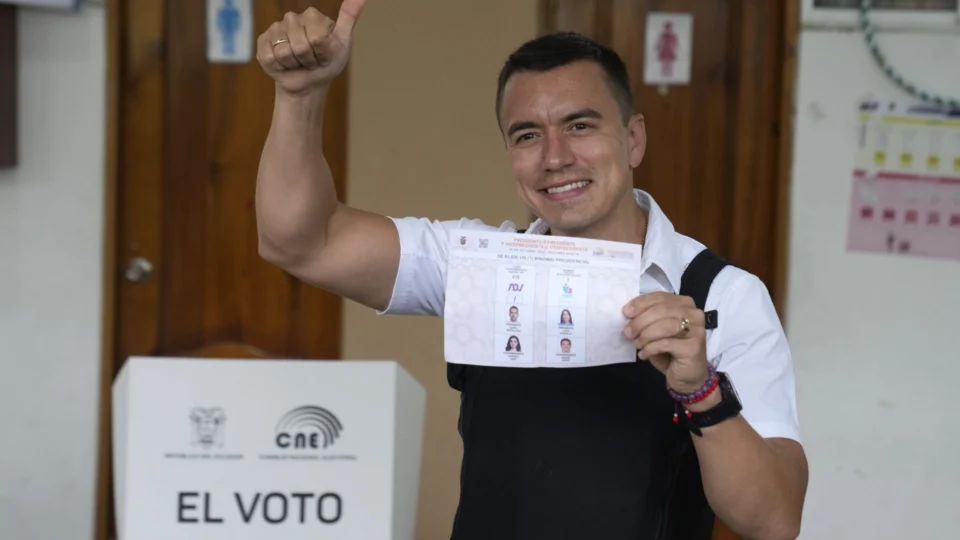 Daniel Noboa vence eleição no Equador marcada pela violência