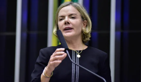 Gleisi Hoffman chama proposta que acaba com reeleição de presidente de ‘retrocesso’