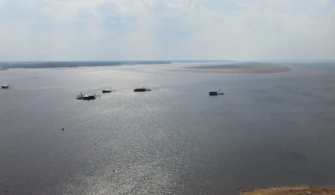 Garimpo ilegal: PF apreende dragas no Rio Negro em Manaus