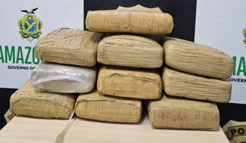 VÍDEO: drogas são aprendidas em lancha no Porto do São Raimundo em Manaus