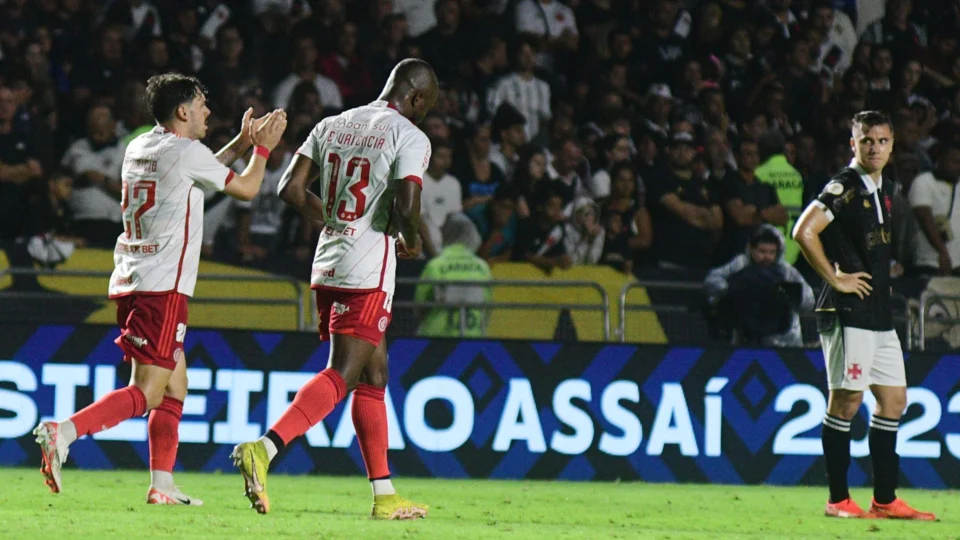 Vasco perde para o Inter e segue na zona de rebaixamento 