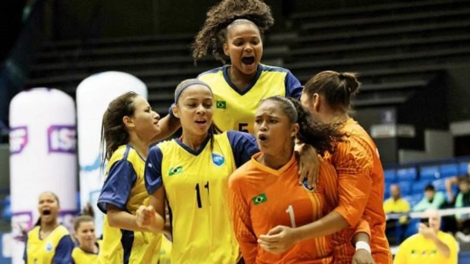 Estudantes tocantinenses são vice-campeãs em campeonato mundial futsal