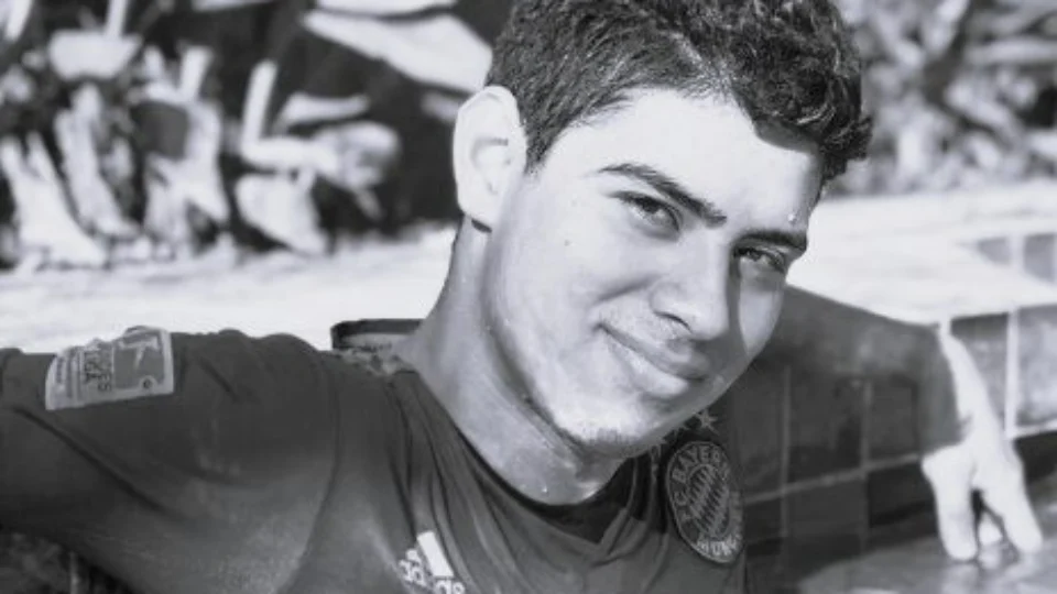 TRAGÉDIA: jovem morre degolado por linha chilena em Rio Branco