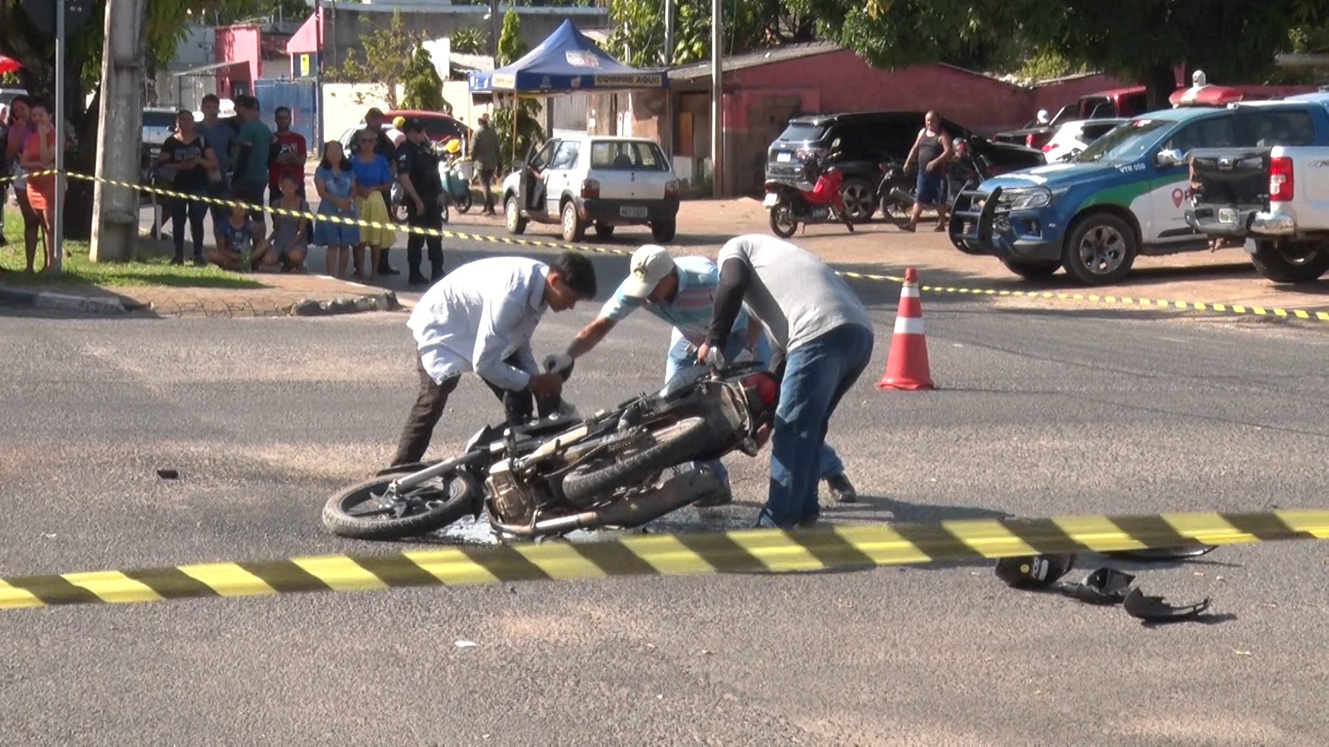 Mãe e filho morrem após serem atingidos por picape em Boa Vista