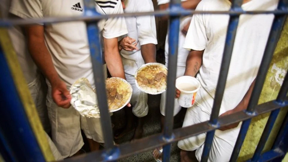 Após dois dias, presos encerram greve de fome em Rio Branco