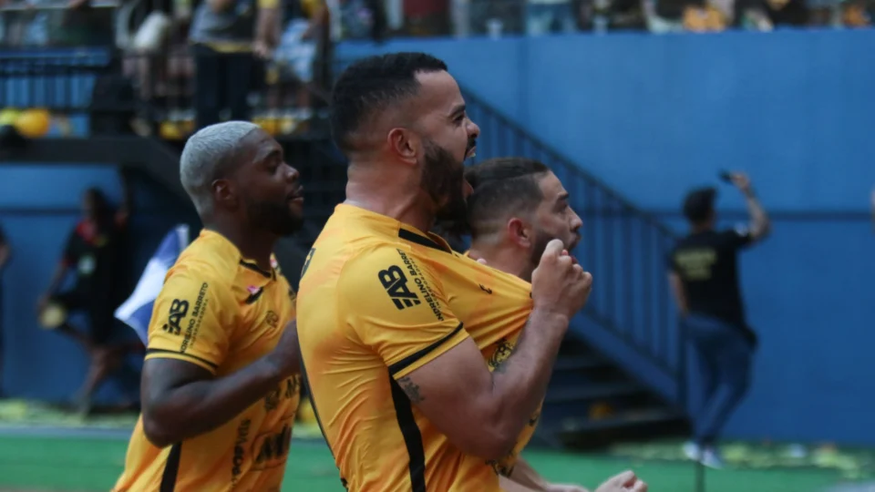 CBF monitora fumaça em Manaus e confirma jogo entre Amazonas FC e Brusque-SC