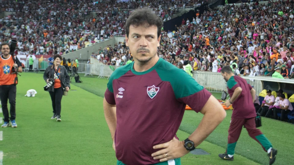 Fluminense acusa árbitro Cesár Zavonelli de usar ‘critérios duvidosos’