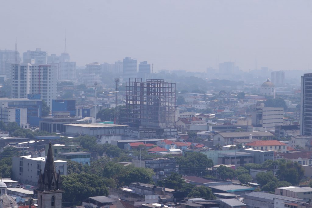 Fumaça que encobre Manaus é de queimadas na região metropolitana- Foto: Viana / Semcom