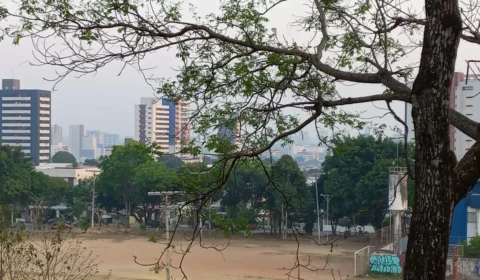 Densa fumaça toma conta de Manaus e qualidade do ar é ‘perigosa’