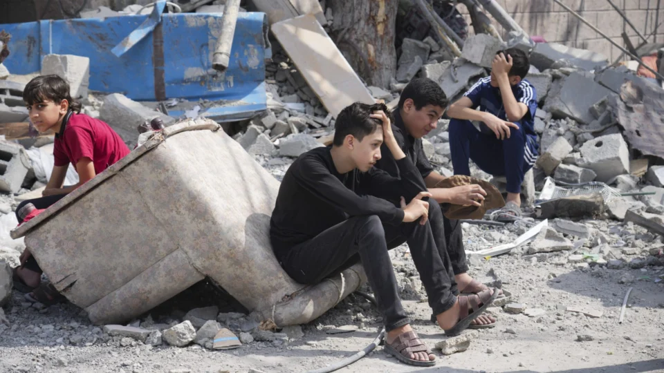 Brasileiros se desesperam ao ficarem de fora da lista dos que sairão de Gaza