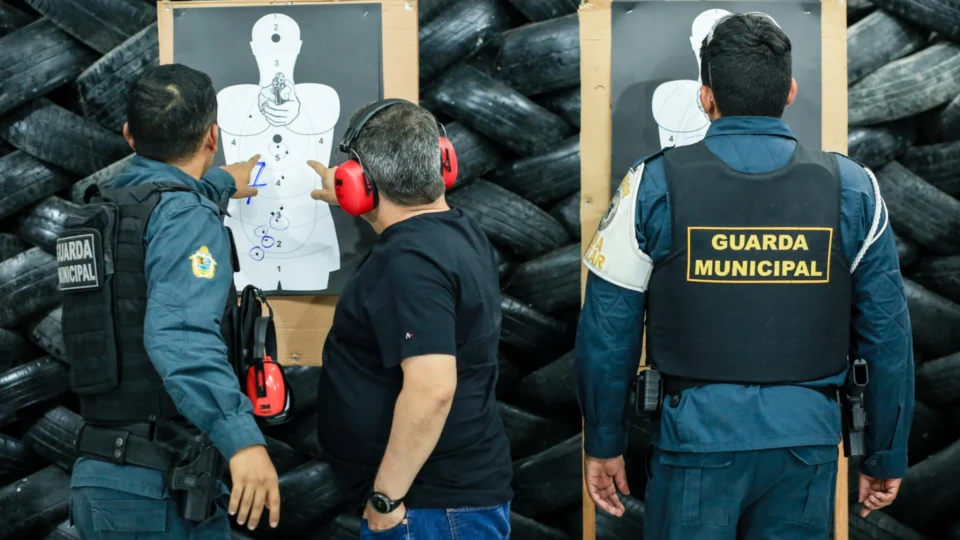 Guarda Municipal de Manaus terá balas de borracha e submetralhadoras, diz prefeito