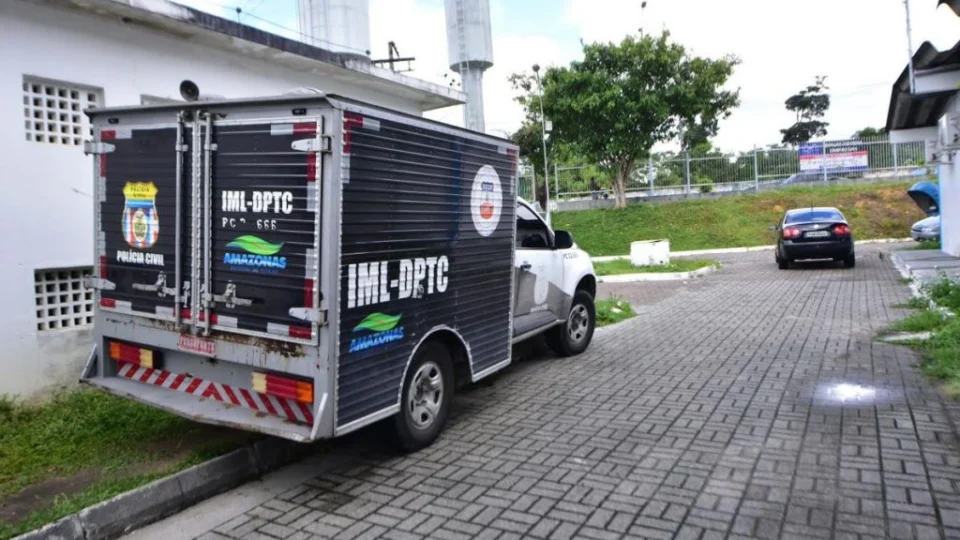 Corpo de homem ‘sem cabeça’ é encontrado enterrado na Zona Leste de Manaus 