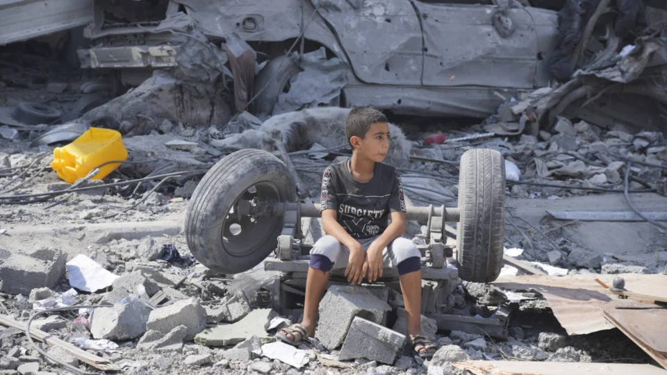 Em 2º dia de trégua, Hamas liberta 14 reféns e Israel, 42 palestinos