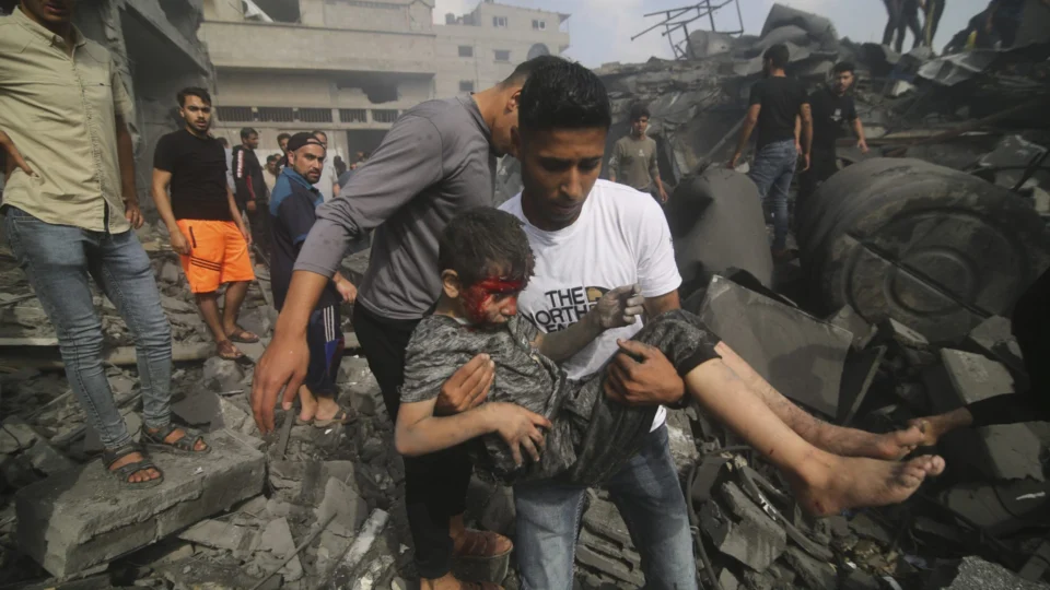 Israel bombardeia Gaza e Netanyahu convoca gabinete de guerra