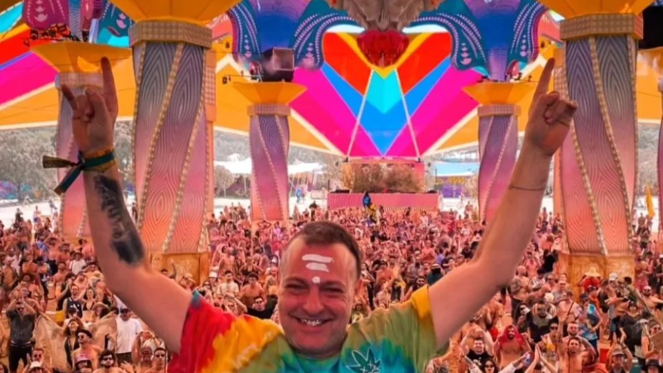 Rave atacada em Israel começou no Brasil e foi criada pelo pai de Alok