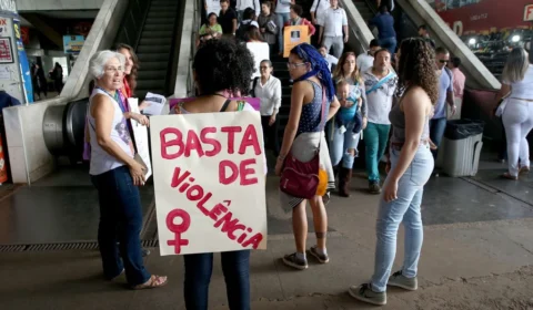 Projeto que ajuda filhos de vítimas de feminicídio vai para sanção presidencial  