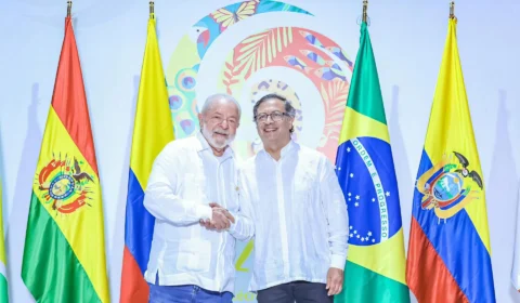 Lula conversa com o presidente da Colômbia sobre Amazônia e Oriente Médio